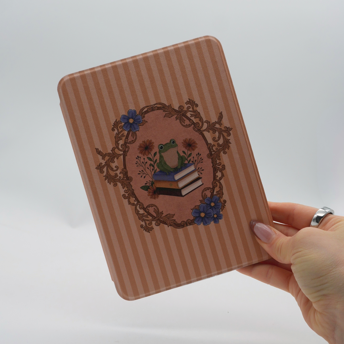Coque Grenouille de Bibliothèque